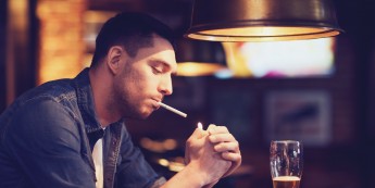 Die Rauchergesetze für die Gastronomie sind schweizweit geregelt, allerdings dürfen Kantone strengere Vorschriften erlassen.
