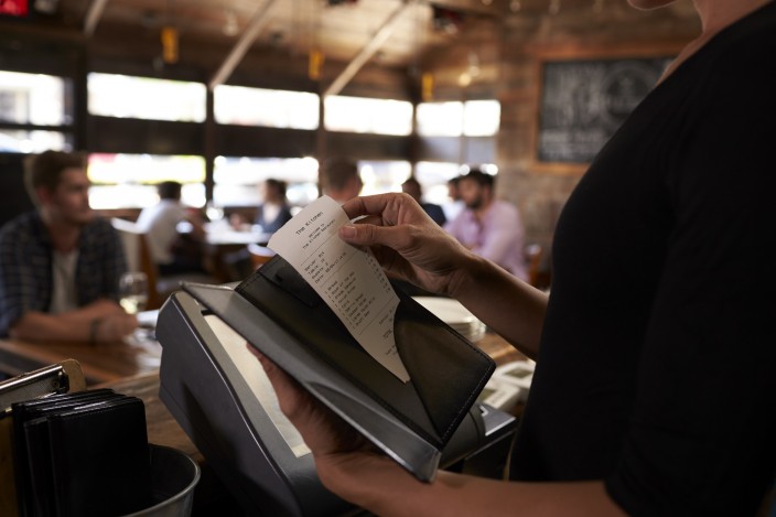 Trink­geld in der Gastronomie: Eine faire Trinkgeldverteilung ist nicht einfach