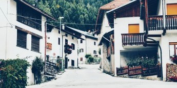 Einen Gastronomiebetrieb pachten hat Vor- und Nachteile.