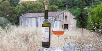 Die Kombination von Orange Wine zum Essen ist eine Herausforderung.